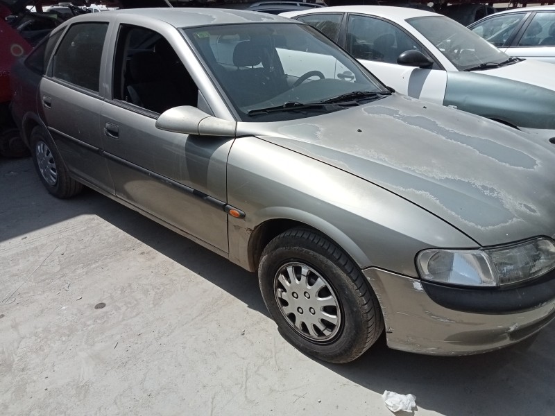 OPEL VECTRA B BERLINA
