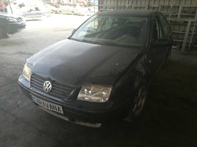 VOLKSWAGEN BORA BERLINA (1J2)