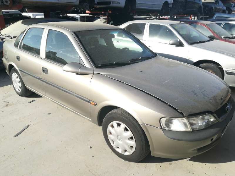 OPEL VECTRA B BERLINA