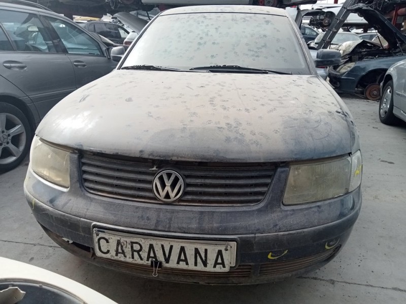 VOLKSWAGEN PASSAT BERLINA (3B2)