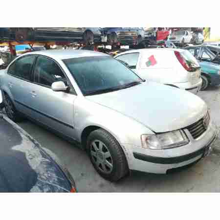 VOLKSWAGEN PASSAT BERLINA (3B2)