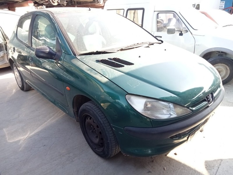 PEUGEOT 206 BERLINA