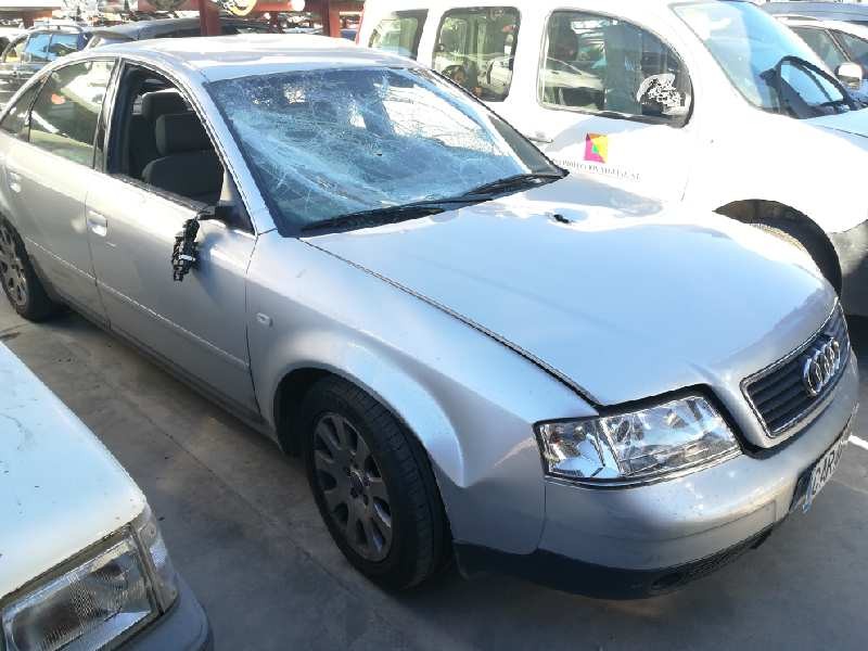 AUDI A6 BERLINA (4B2)