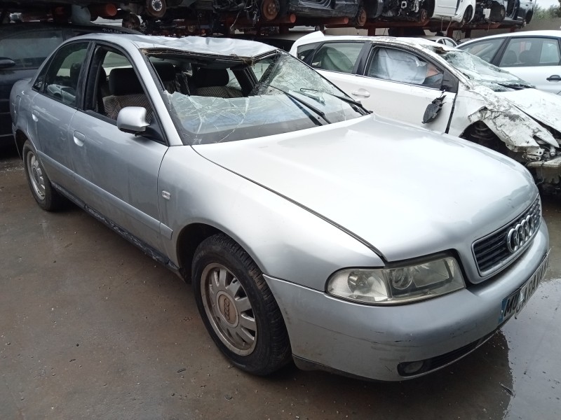 AUDI A4 BERLINA (B5)