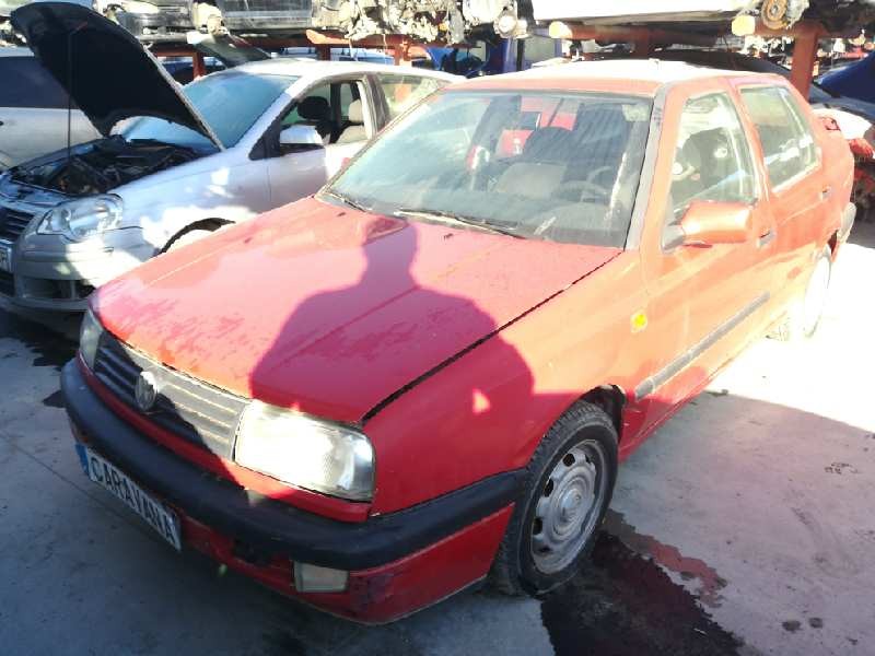 VOLKSWAGEN VENTO (1H2)