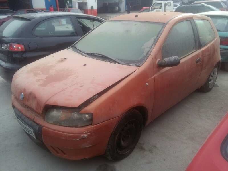 FIAT PUNTO BERLINA (188)