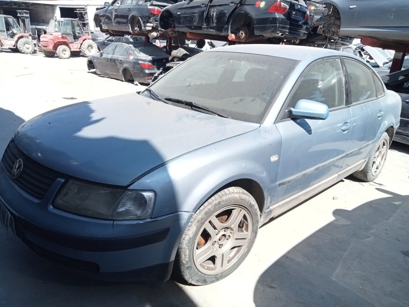 VOLKSWAGEN PASSAT BERLINA (3B2)