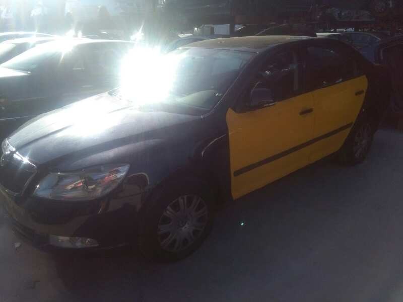 SKODA OCTAVIA BERLINA (1Z3)