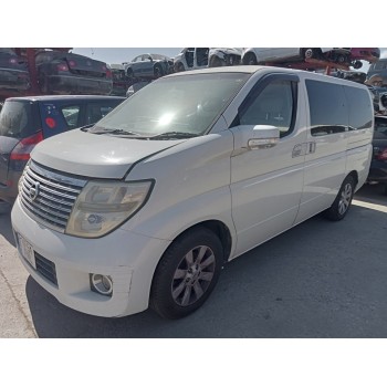 nissan elgrand del año 2004