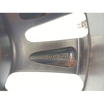 Recambio de llanta para toyota auris hybrid active business plus referencia OEM IAM 4261A02010  