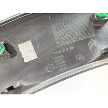 Recambio de aletin trasero izquierdo para citroën c3 iii (sx) 1.2 puretech 82 referencia OEM IAM 9812088880  