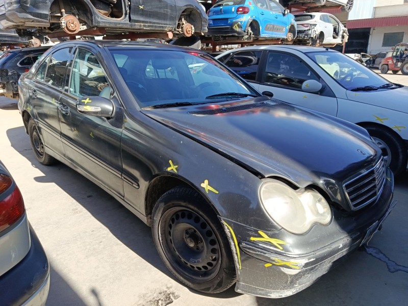 mercedes-benz clase c (w203) del año 2001