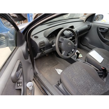opel corsa c (x01) del año 2001