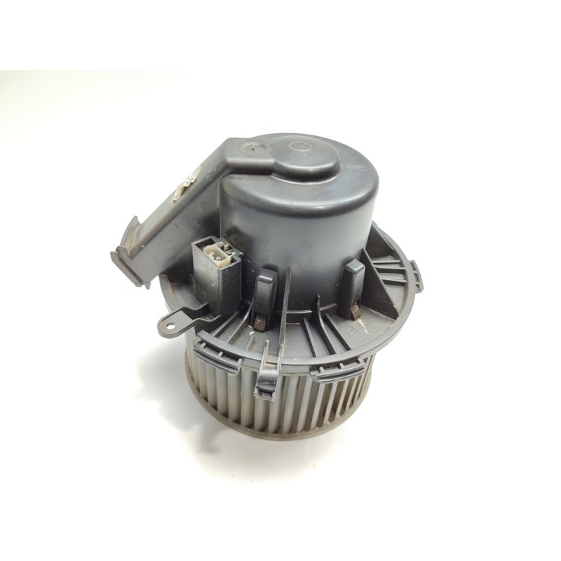 Recambio de ventilador calefaccion para volkswagen crafter caja cerrada caja cerrada 35 referencia OEM IAM 2E0819987A  