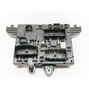 CAJA RELES / FUSIBLES 13368651 