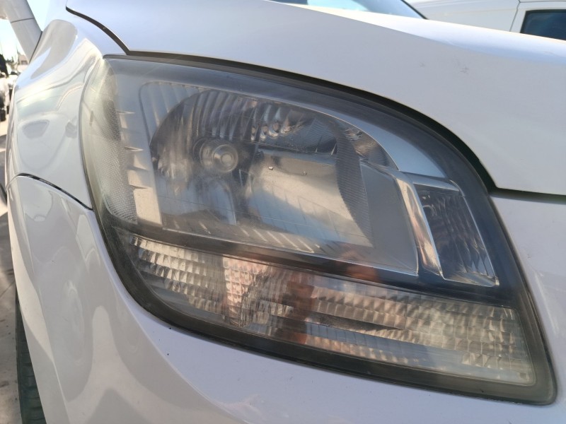 Recambio de faro derecho para chevrolet orlando (j309) 2.0 d referencia OEM IAM 95025586  