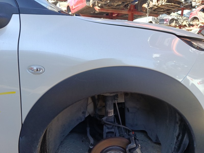 Recambio de aleta delantera derecha para citroën c4 cactus 1.2 vti 82 referencia OEM IAM 9801112080  