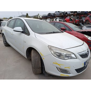 opel astra j (p10) del año 2012