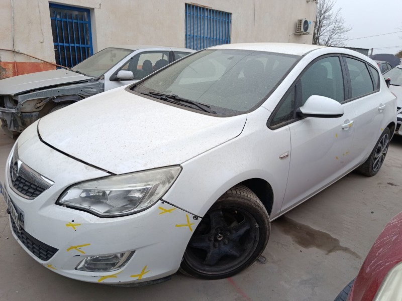 opel astra j (p10) del año 2012