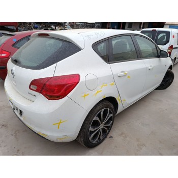 opel astra j (p10) del año 2012