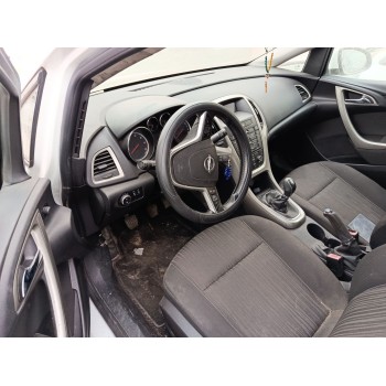 opel astra j (p10) del año 2012