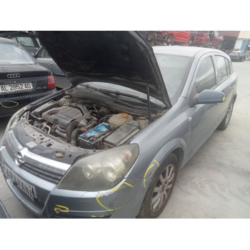 opel astra h berlina del año 2004