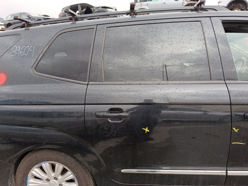 Recambio de puerta trasera derecha para ssangyong rodius ii 2.0 xdi referencia OEM IAM 6300421203  