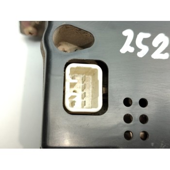 Recambio de cuadro instrumentos para toyota yaris (ncp1/nlp1/scp1) 1.0 linea luna referencia OEM IAM 8380052120  