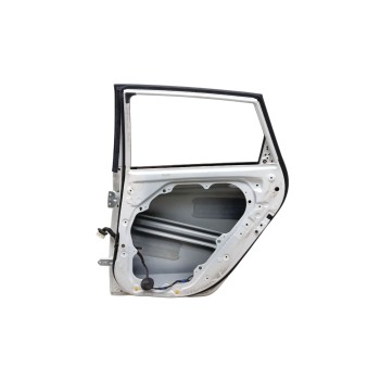 Recambio de puerta trasera derecha para hyundai i30 cw cruise bluedrive referencia OEM IAM 77004A6200  