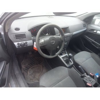 opel astra h berlina del año 2004