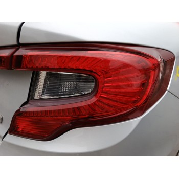 Recambio de piloto trasero derecho para fiat tipo sedán (356_, 357_) 1.3 d (356sxb1a, 356sxh1a, 356sxd1a) referencia OEM IAM 000