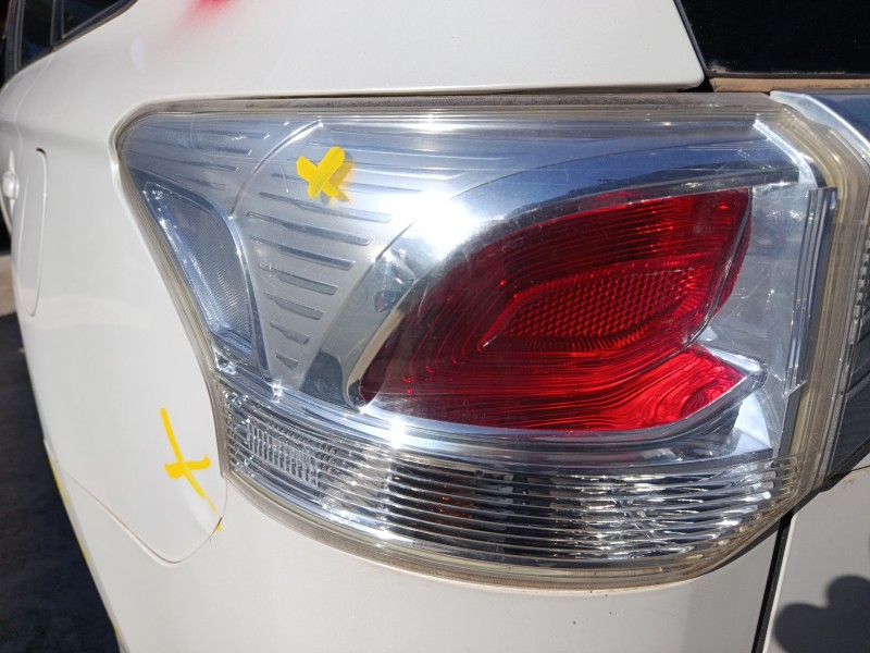 Recambio de piloto trasero izquierdo para mitsubishi outlander ii (cw_w) 2.0 (cw4w) referencia OEM IAM 8330B101  