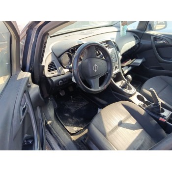 opel astra j (p10) del año 2011