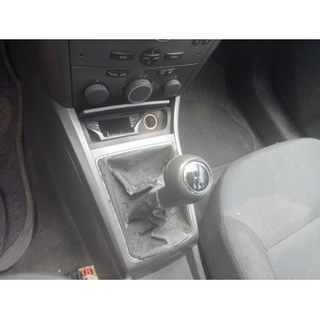 opel astra h berlina del año 2004