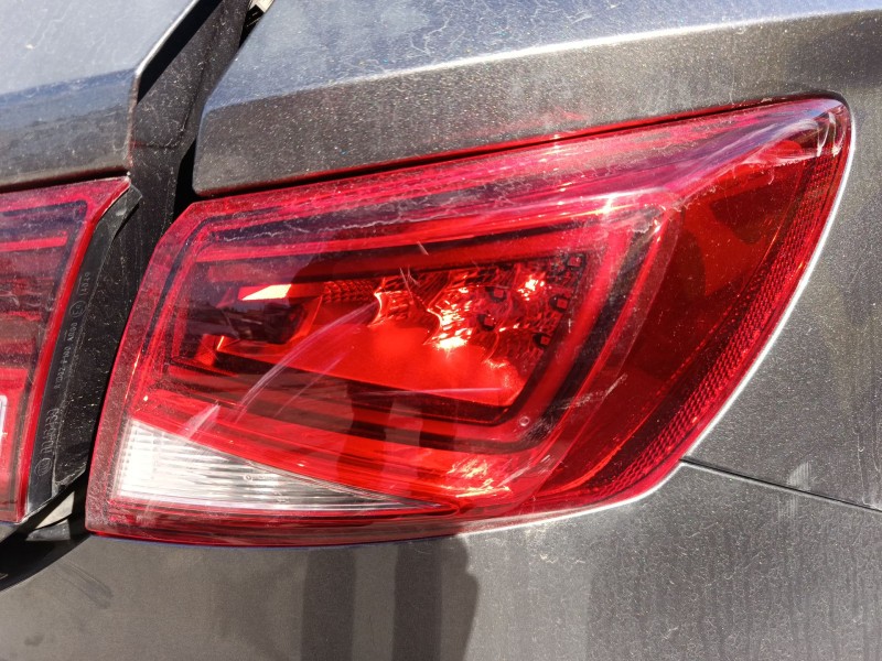 Recambio de piloto trasero derecho para seat leon (5f1) 1.6 tdi referencia OEM IAM 5F0945208E  