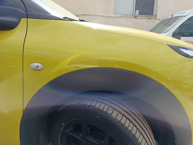 Recambio de aleta delantera derecha para citroën c4 cactus 1.2 vti 82 referencia OEM IAM 9801112080  