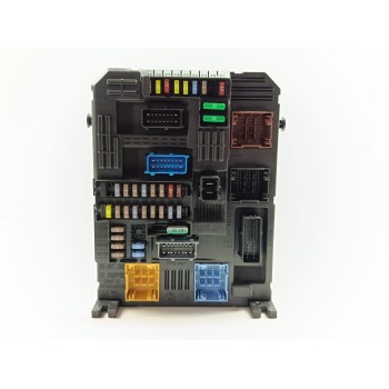 Recambio de caja reles / fusibles para citroën c3 iii (sx) 1.2 puretech 82 referencia OEM IAM 9830790580  