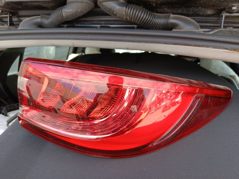 Recambio de piloto trasero derecho para infiniti q30 1.5 d referencia OEM IAM 265505DA0B  