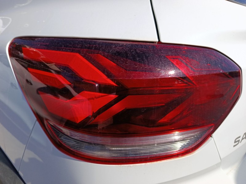 Recambio de piloto trasero izquierdo para dacia sandero iii 1.0 tce 90 eco-g referencia OEM IAM 265555265R  