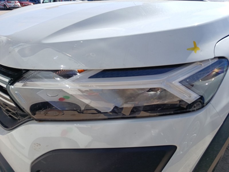 Recambio de faro izquierdo para dacia sandero iii 1.0 tce 90 eco-g referencia OEM IAM 260602561R  