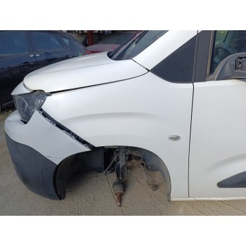 Recambio de aleta delantera izquierda para peugeot partner pro l2 referencia OEM IAM 9816482780  