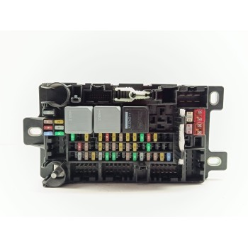 CAJA RELES / FUSIBLES K8D214N030AD / LR117841 