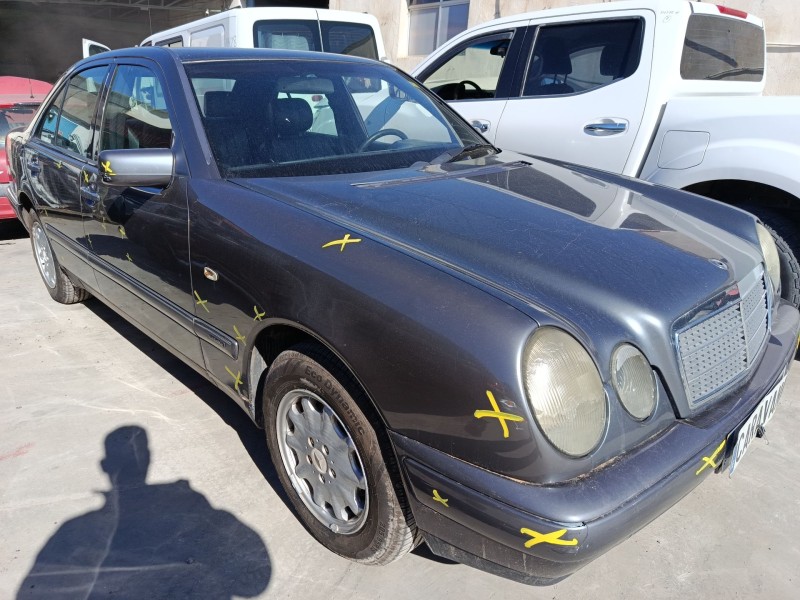 mercedes-benz clase e (w210) del año 2004