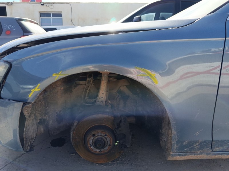 Recambio de aleta delantera izquierda para audi a4 b8 avant (8k5) 2.0 tdi referencia OEM IAM 8K0821105A  