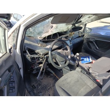 toyota verso (_r2_) del año 2013