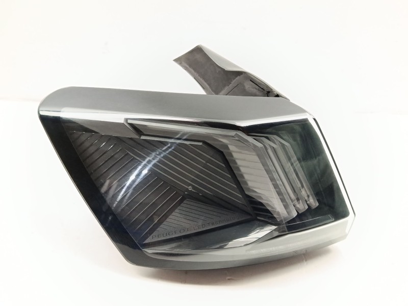 Recambio de piloto trasero izquierdo para peugeot 3008 gt referencia OEM IAM 9836231280  