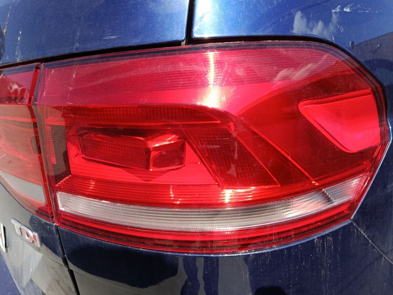 Recambio de piloto trasero derecho para volkswagen touran (5t1) 1.6 tdi referencia OEM IAM 5TA945096D  