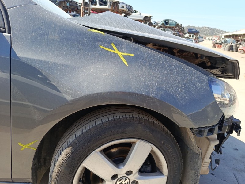 Recambio de aleta delantera derecha para volkswagen golf vi (5k1) 1.2 tsi referencia OEM IAM 5K6821022B  