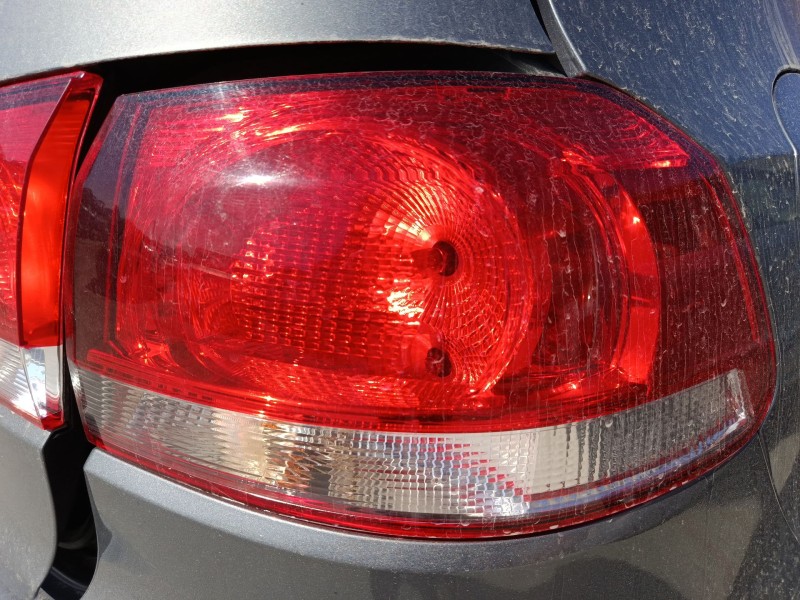 Recambio de piloto trasero derecho para volkswagen golf vi (5k1) 1.2 tsi referencia OEM IAM 5K0945096M  