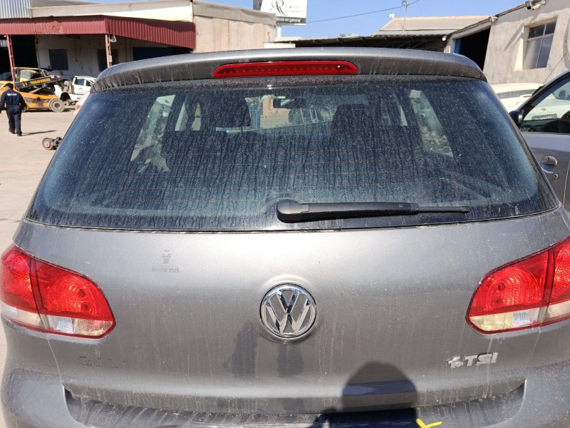 Recambio de porton trasero para volkswagen golf vi (5k1) 1.2 tsi referencia OEM IAM 5K6827025J  